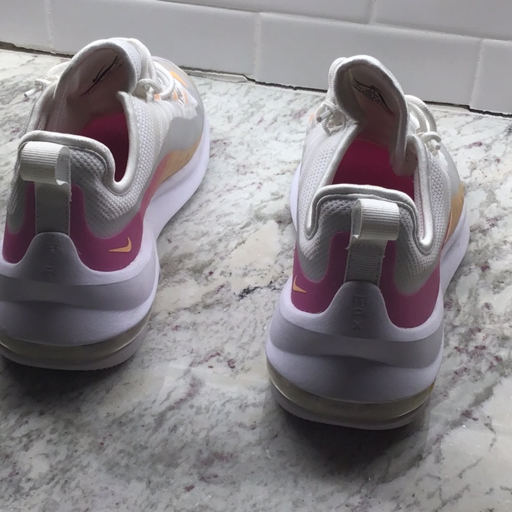 SOLD!! Nike Air Maxis 💛 size 7 💛 —NWT! - Picture 7 of 15